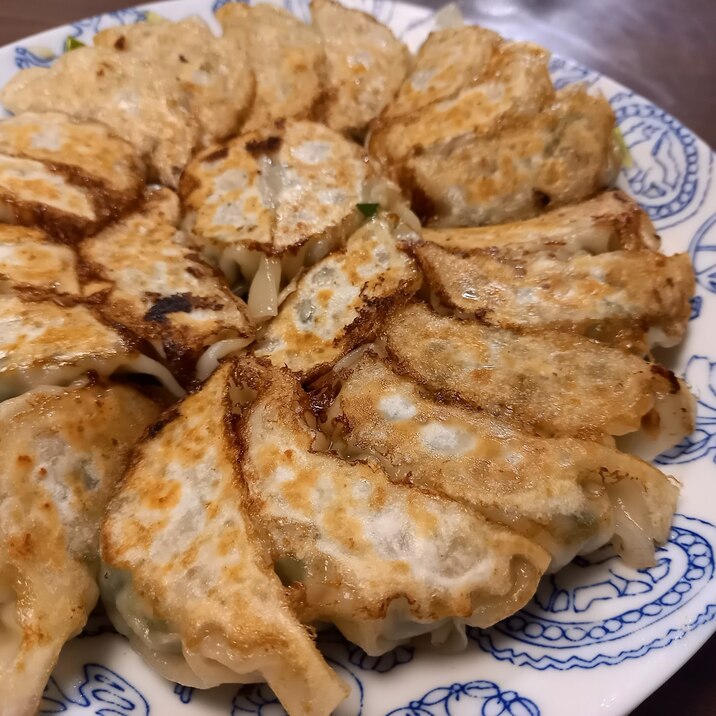 夫と子供が大好きな餃子 レシピ 作り方 By ぶぅママ 楽天レシピ 夫と子供が大好きな餃子 レシピ 作り方 By ぶぅママ 楽天レシピ